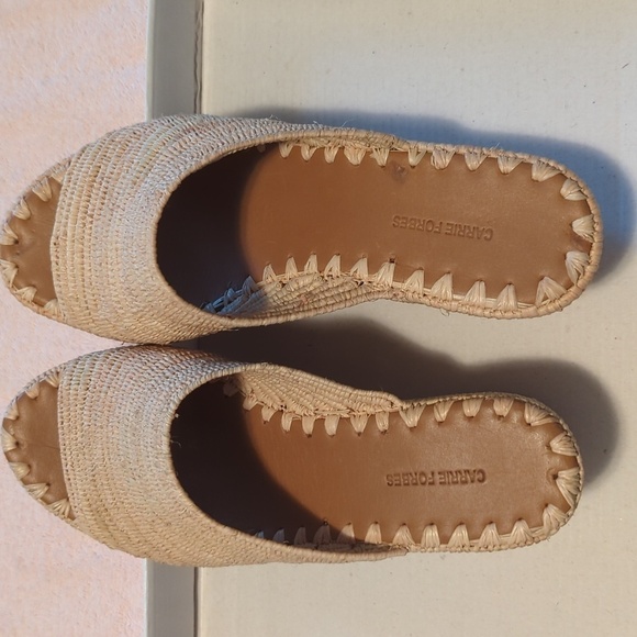 Carrie Forbes women's size 35 beige shoes. - Picture 2 of 7